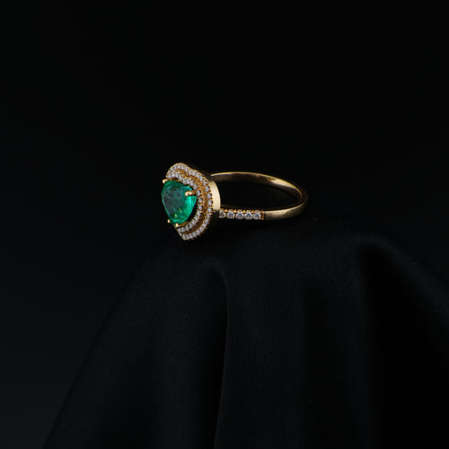 Anillo Corazón de Esmeralda de Muzo, Oro 18k, Menor F1, 70 Diamantes