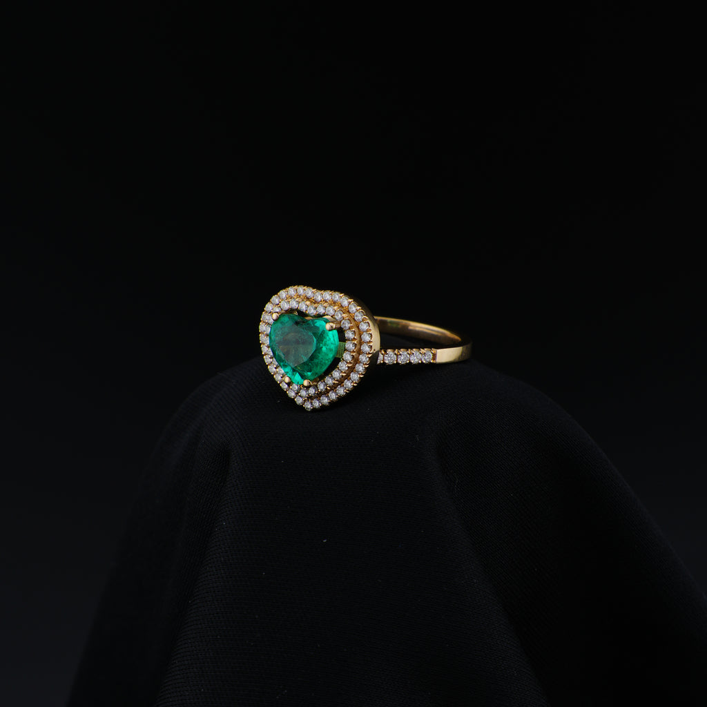 Anillo Corazón de Esmeralda de Muzo, Oro 18k, Menor F1, 70 Diamantes