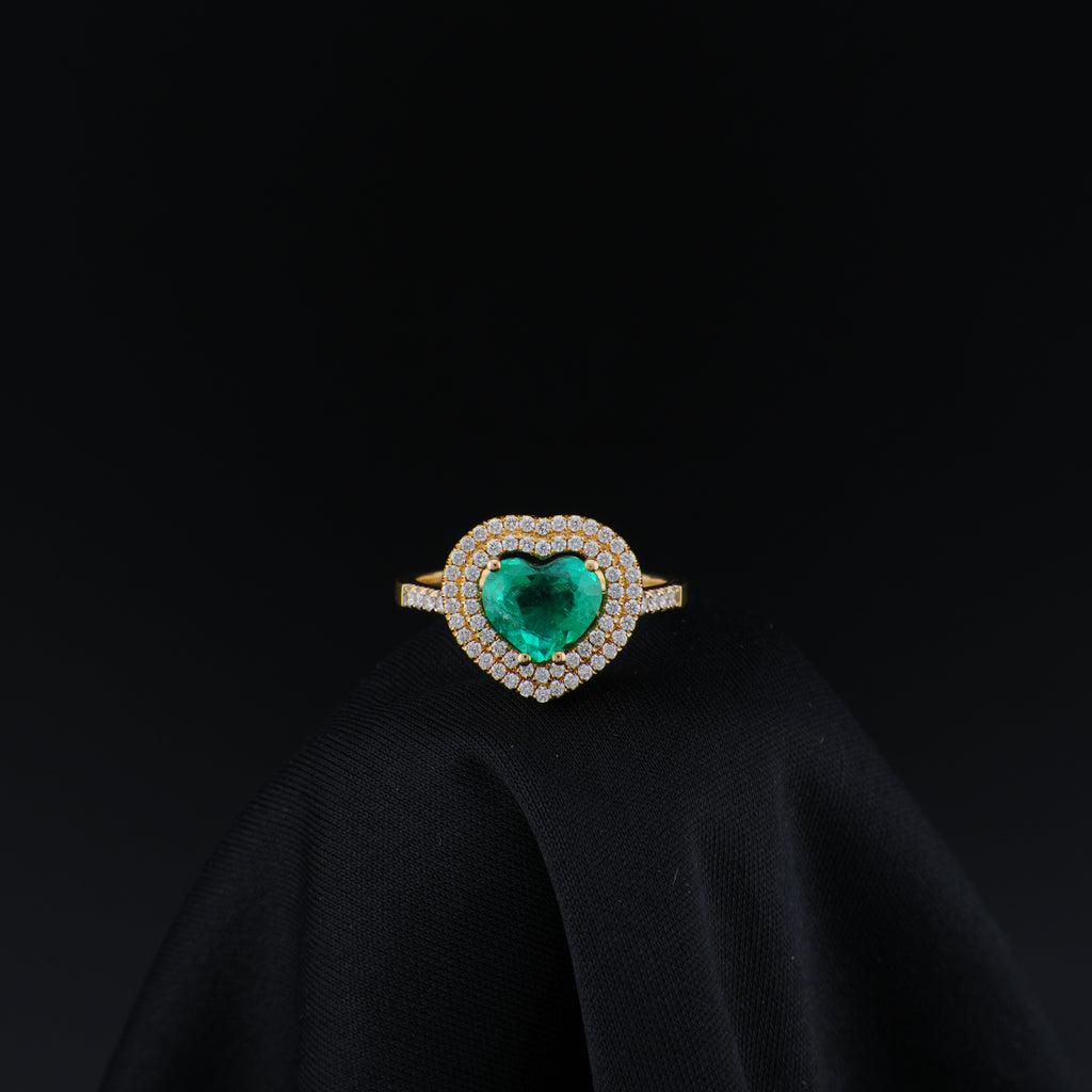 Anillo Corazón de Esmeralda de Muzo, Oro 18k, Menor F1, 70 Diamantes