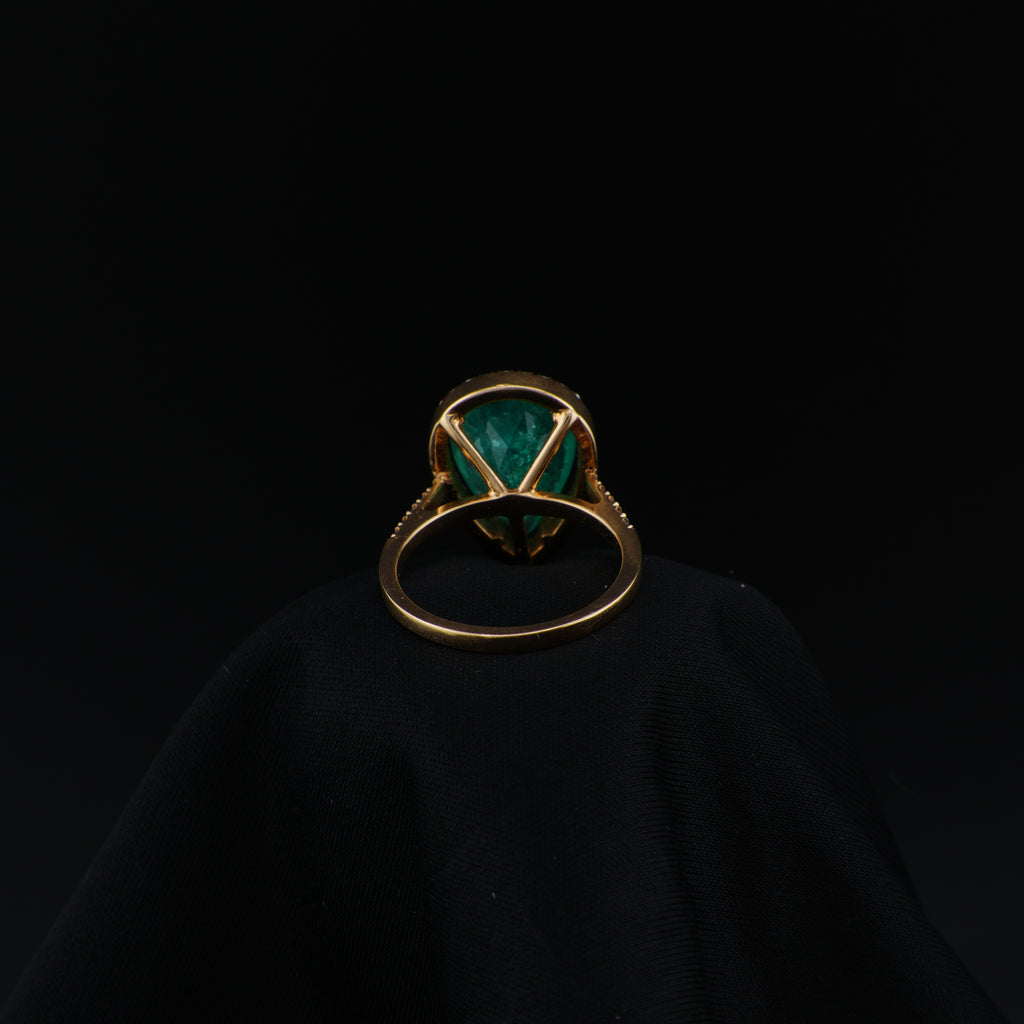 Anillo de Esmeralda Lágrima de Muzo, Oro 18k, Talla 6.5