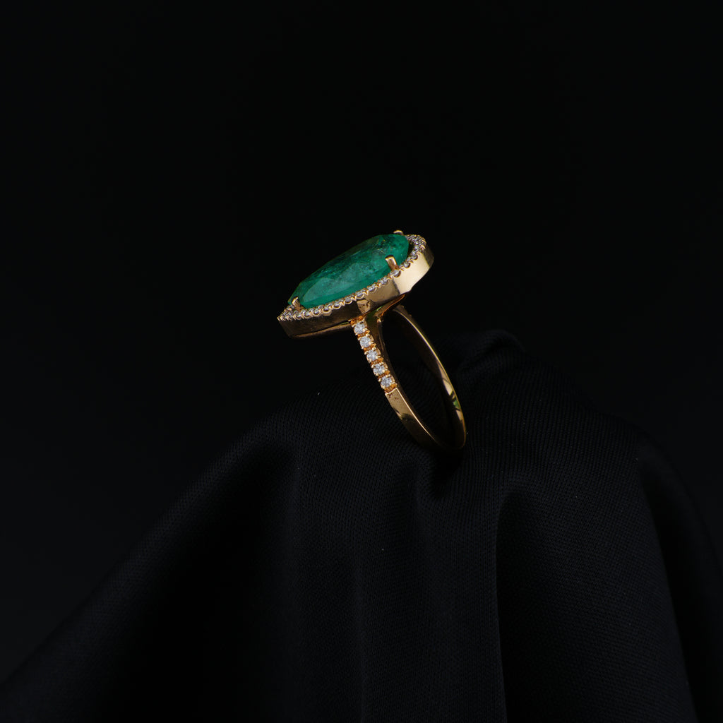 Anillo de Esmeralda Lágrima de Muzo, Oro 18k, Talla 6.5
