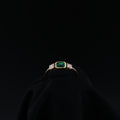 Anillo de Esmeralda Rectangular de Muzo, Oro Amarillo 18k, Talla 7, Verde Vivo