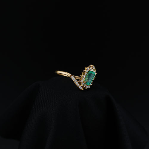 Anillo de Esmeralda Rectangular en Oro 18k, Talla 8.5, Certificado