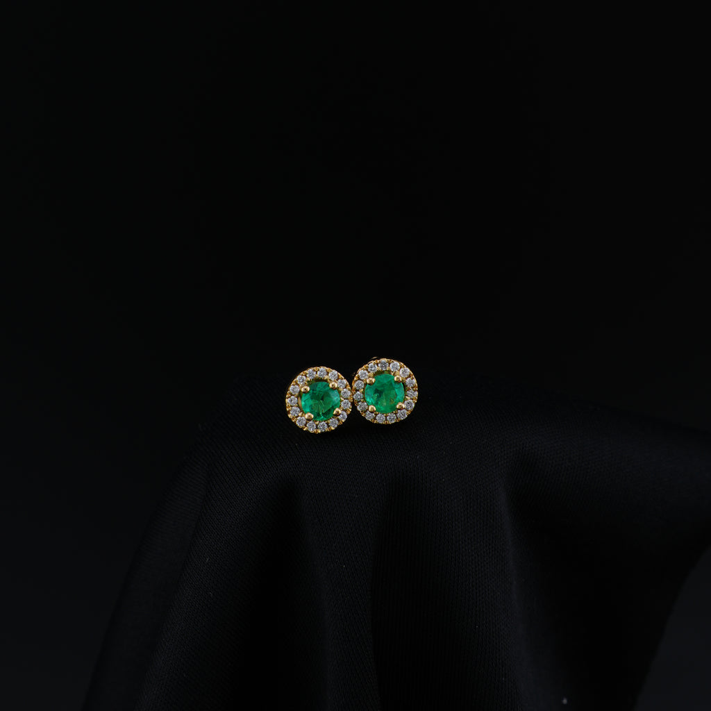 Aretes de Esmeralda Cluster en Uña, Oro 18k, Talla Estándar