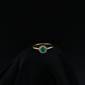 Anillo de Oro 18K, Esmeralda Central Natural, Talla 7