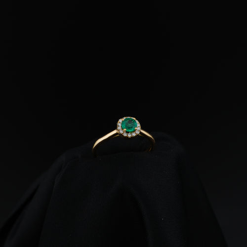 Anillo de Oro 18K, Esmeralda Central Natural, Talla 7