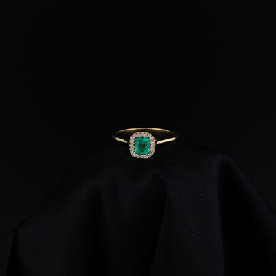 Anillo Cluster de Esmeralda Colombiana de Muzo 18K con 20 Diamantes Naturales | Pieza Única