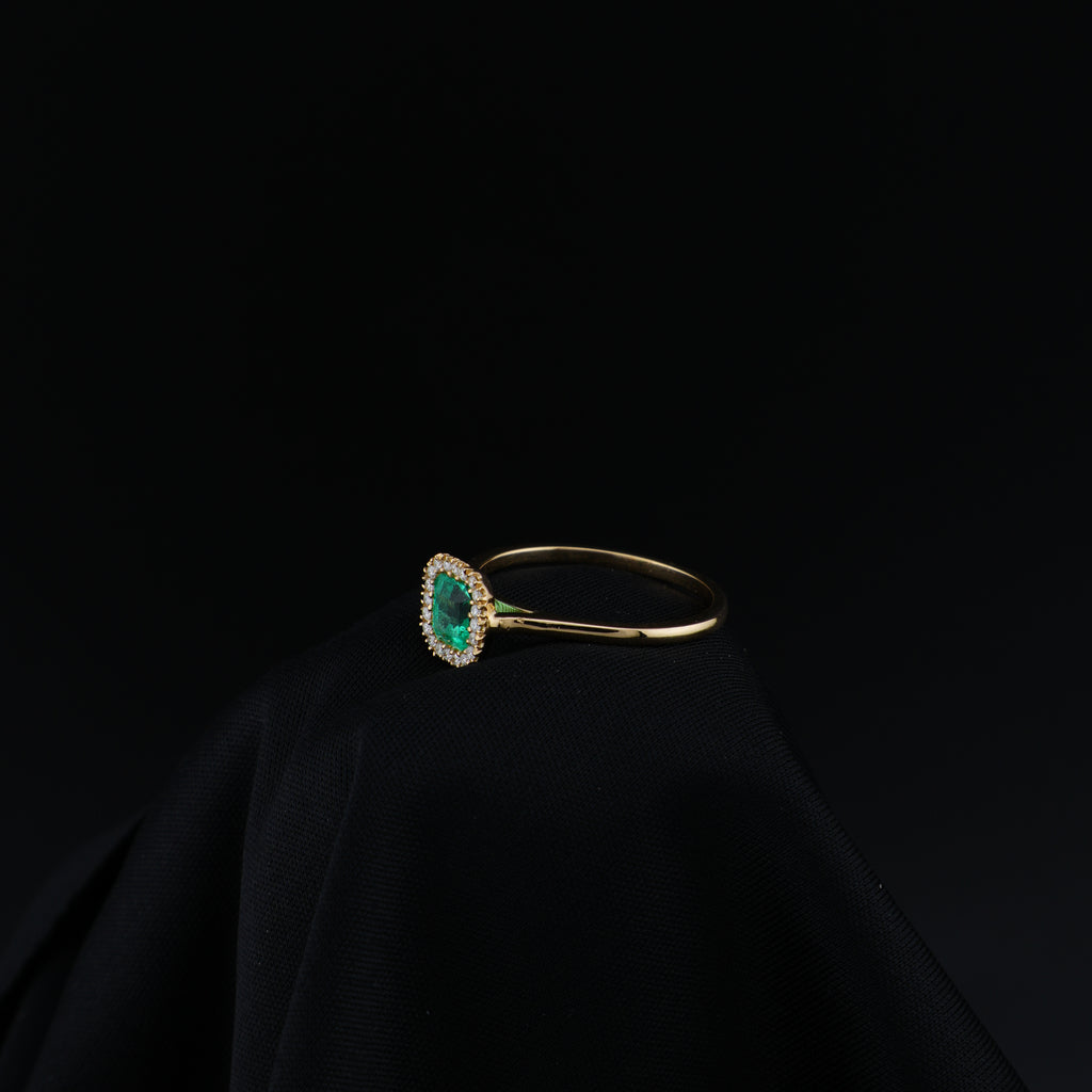 Anillo Cluster de Esmeralda Colombiana de Muzo 18K con 20 Diamantes Naturales | Pieza Única