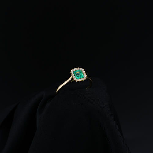 Anillo Cluster de Esmeralda Colombiana de Muzo 18K con 20 Diamantes Naturales | Pieza Única