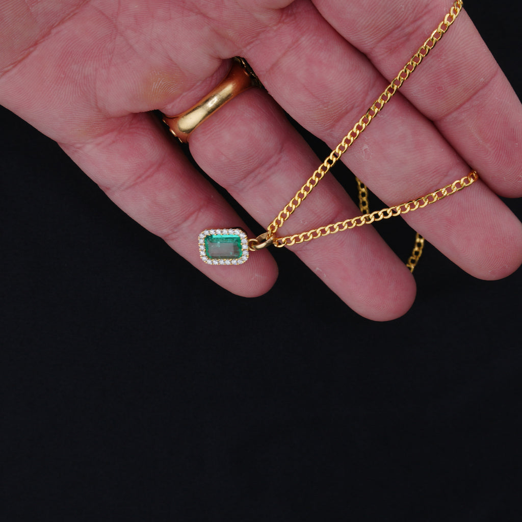 Dije de Esmeralda Natural Colombiana en Oro 18K (Solo el Dije)