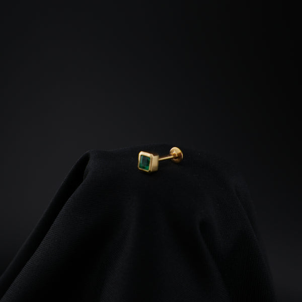 Piercing de Esmeralda Natural Cuadrada en Oro 18K (1 Unidad)$10.00